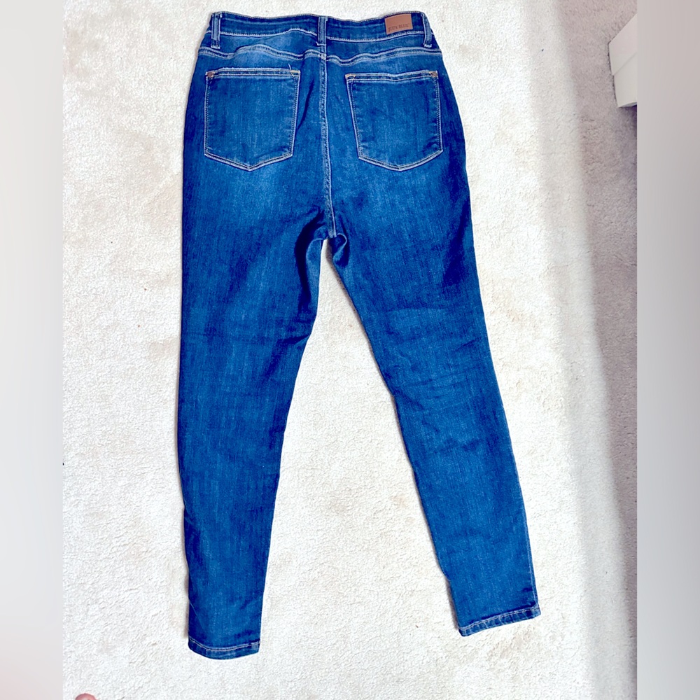 Judy Blue size 11 size 30 relaxed fit straight jeans